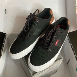 Levi's Miles Men's Sneakers-Black Burgundy-Size 9